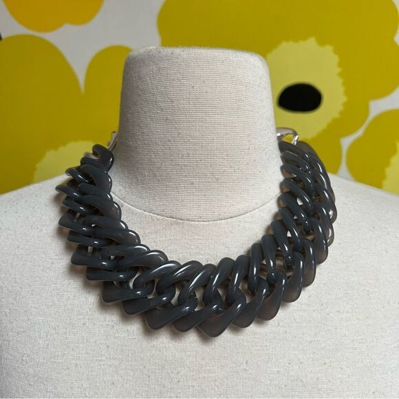 Trendy Oversized Acrylic Resin Chain Link Gray Silver Toned Statement Necklace - Picture 9 of 11